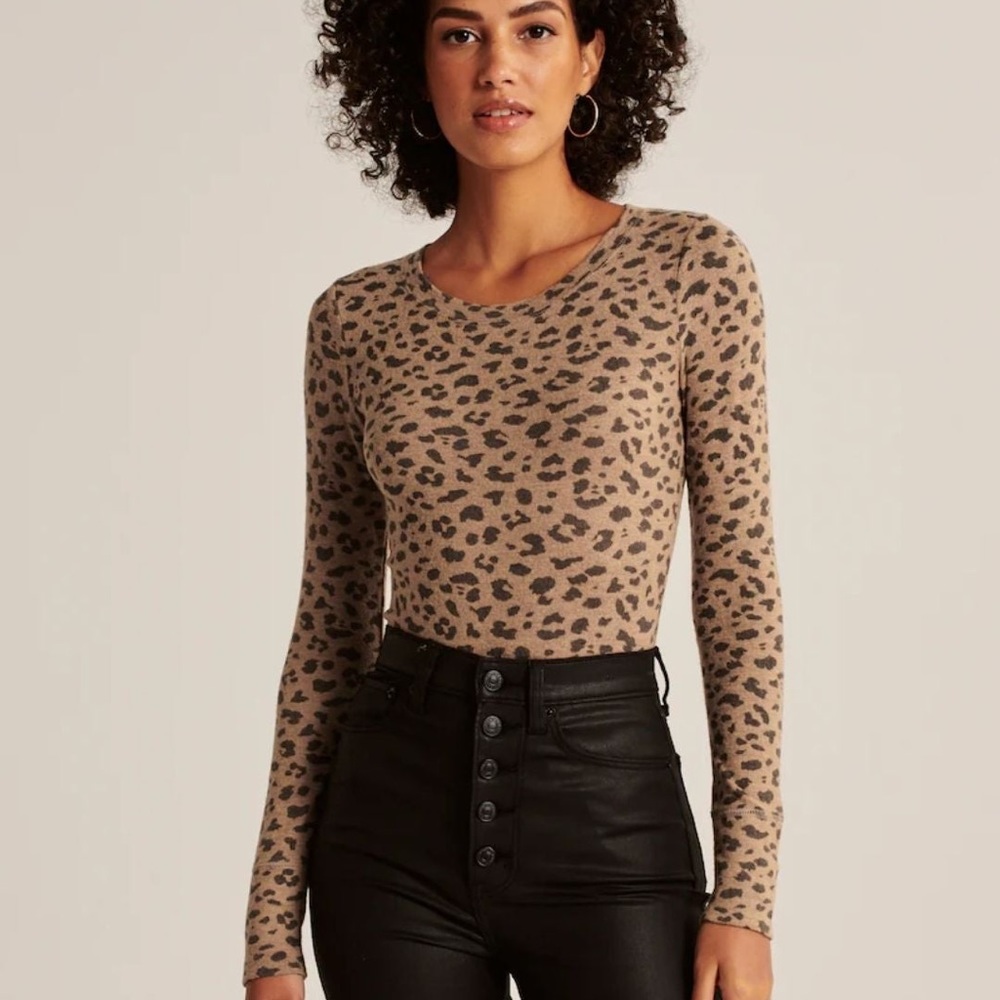 Abercrombie- Leopard Cozy AF Body Suit- Size S
